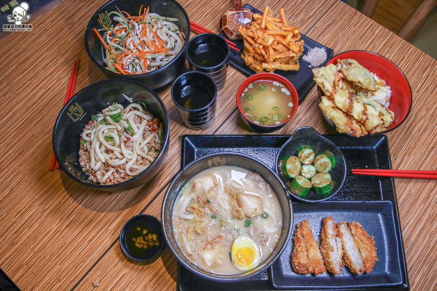 龜一烏龍麵 丼飯 海鮮丼飯 炸物 日式 美術館 (36 - 37).jpg