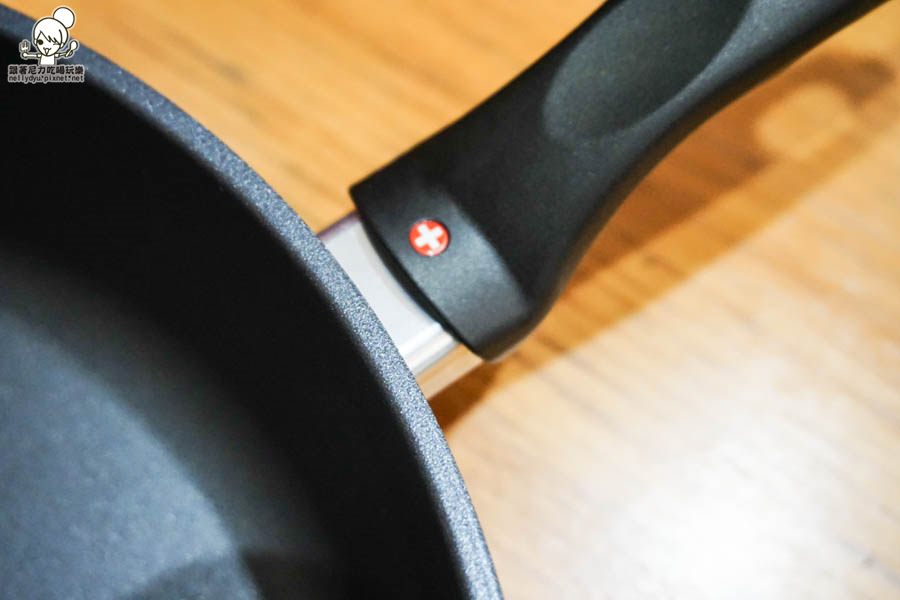 Swiss Diamond鑽石鑄造鍋-5.jpg