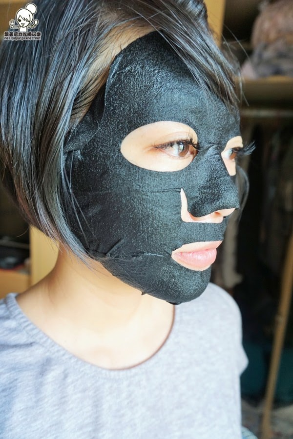 SEXYLOOK 海參御藏水潤黑面膜09.JPG