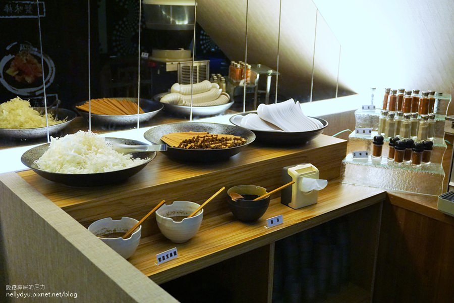 嵐町目日式拉麵 丼飯 生魚片蓋飯02.JPG