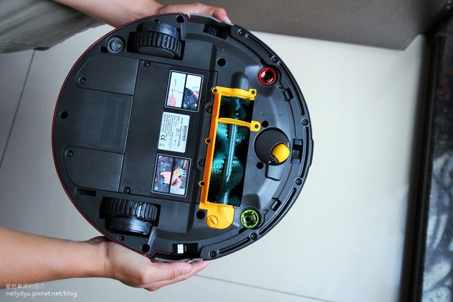 DEEBOT07.JPG