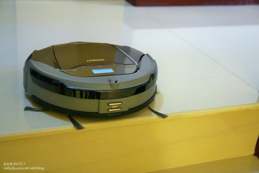 DEEBOT40.JPG