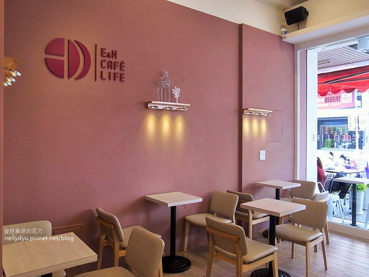 E & N Cafe Life11.JPG