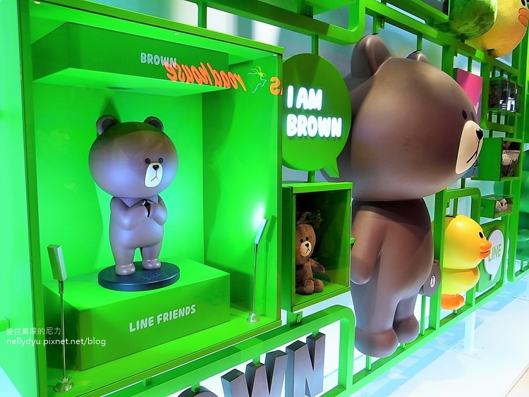 LINE FRIENDS STORE01.JPG