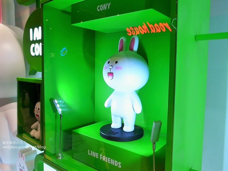 LINE FRIENDS STORE13.JPG