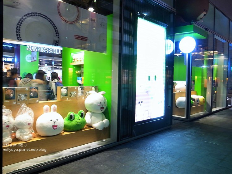 LINE FRIENDS STORE29.JPG