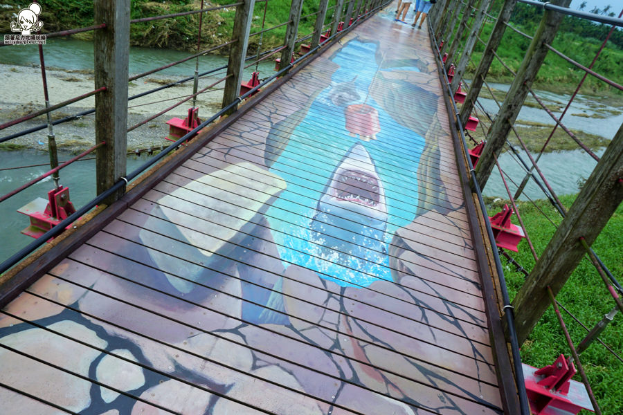 萬巒豬腳 屏東旅遊 屏東景點 3d彩繪 萬巒吊橋 (26 - 50).jpg