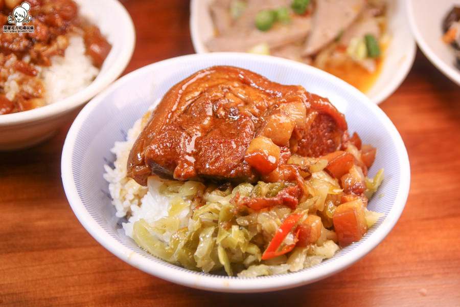 高雄美食 肉燥飯 高雄腿庫飯 老字號美食 老店柏弘肉燥 熱炒 老店