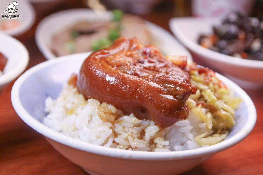 高雄美食 肉燥飯 高雄腿庫飯 老字號美食 老店柏弘肉燥 熱炒 老店