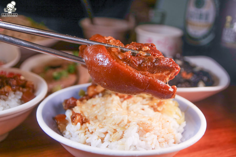 高雄美食 肉燥飯 高雄腿庫飯 老字號美食 老店柏弘肉燥 熱炒 老店