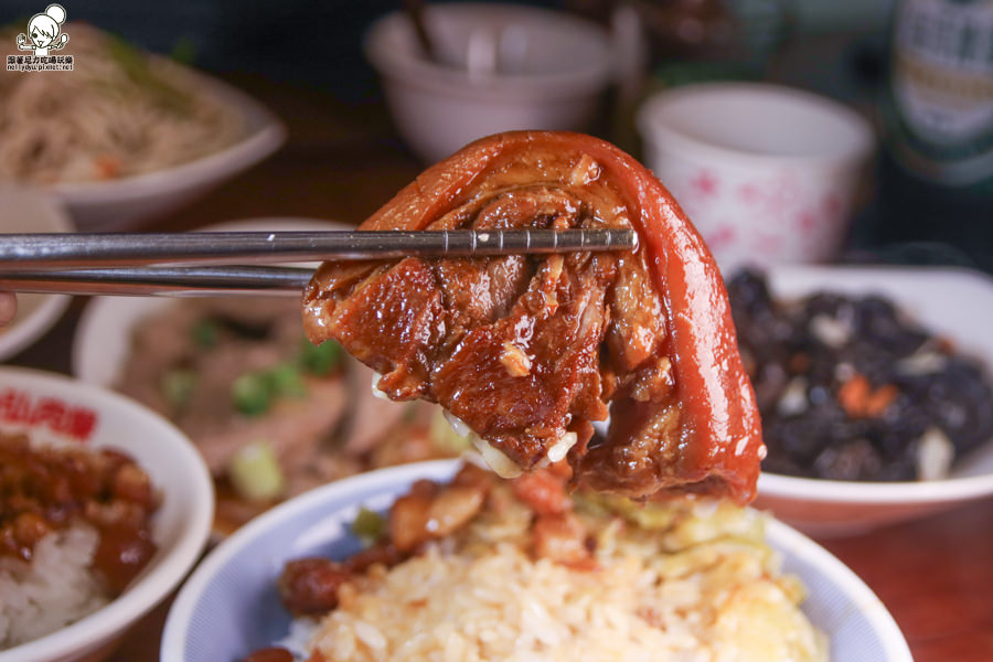 高雄美食 肉燥飯 高雄腿庫飯 老字號美食 老店柏弘肉燥 熱炒 老店