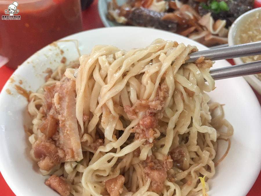 高雄美食 鹽水意麵 高雄老字號美食 麵攤 意麵 五甲