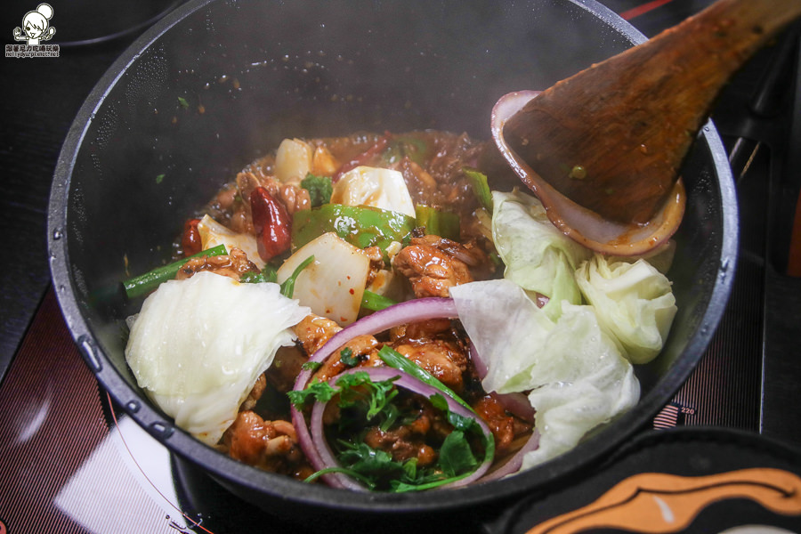 聞雞起爐 港式麻辣雞煲火鍋  高雄火鍋 聚餐 吃火鍋 好吃 美食 港式火鍋