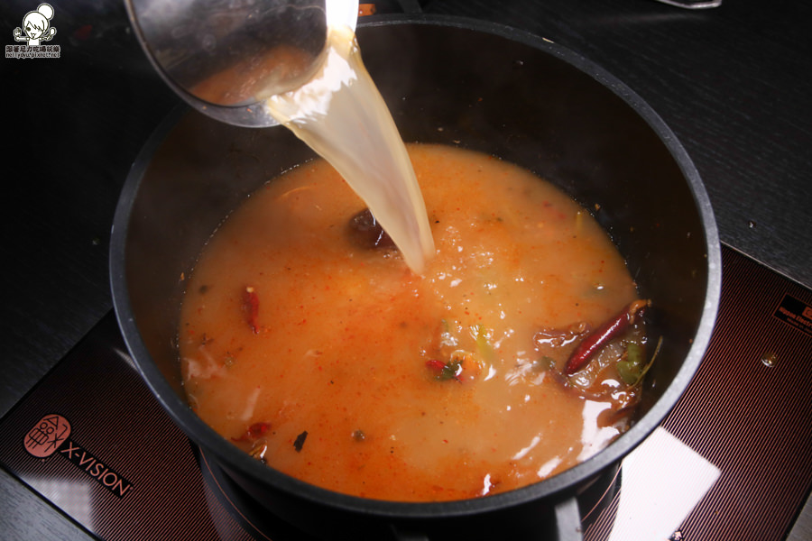 聞雞起爐 港式麻辣雞煲火鍋  高雄火鍋 聚餐 吃火鍋 好吃 美食 港式火鍋