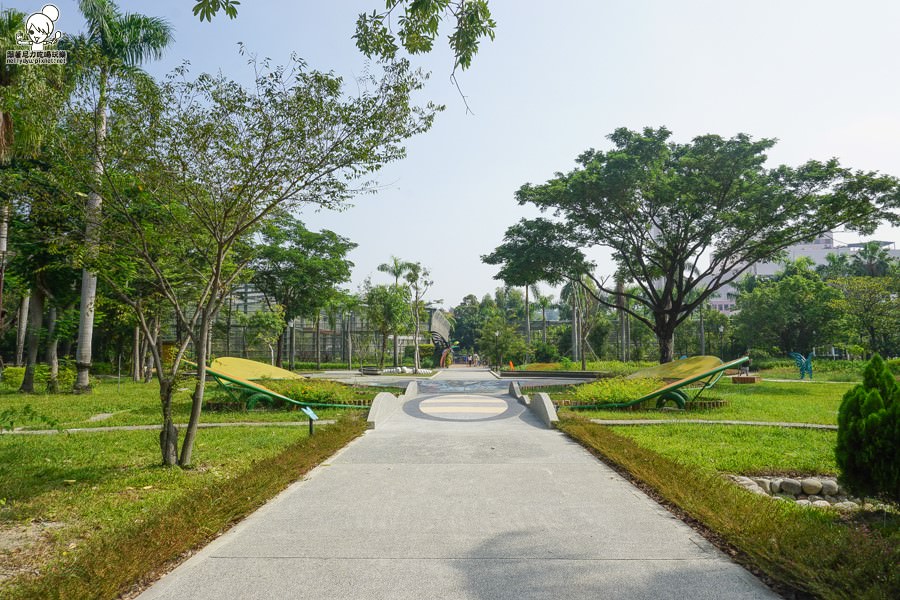 高雄旅遊 蝴蝶園 金獅湖 高雄景點 免費參觀 高雄好玩 親子出遊