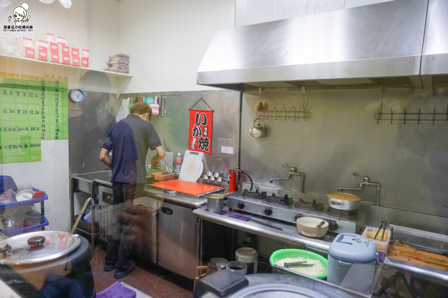 親民價位 百元丼飯 日式丼飯 蓋飯 日式炒麵 校園美食 高雄美食 上班族最愛 百元便當 炸豬排 唐揚雞