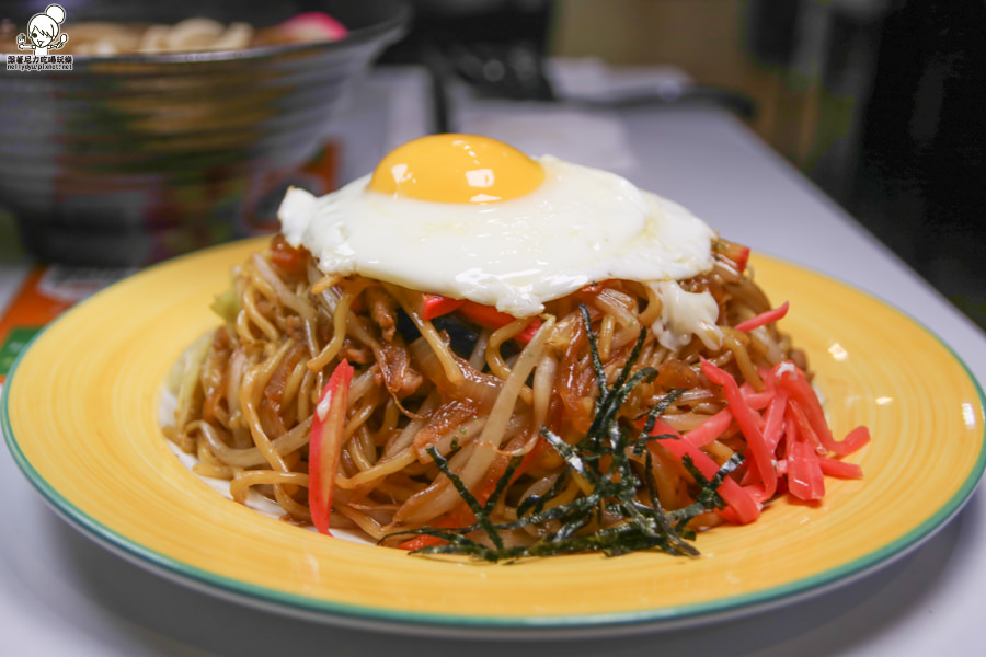 親民價位 百元丼飯 日式丼飯 蓋飯 日式炒麵 校園美食 高雄美食 上班族最愛 百元便當 炸豬排 唐揚雞