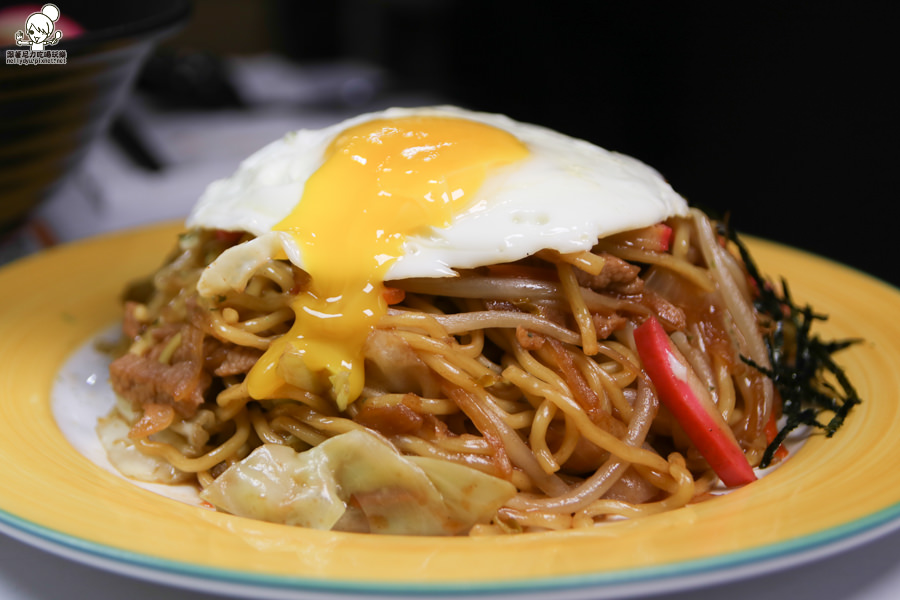 親民價位 百元丼飯 日式丼飯 蓋飯 日式炒麵 校園美食 高雄美食 上班族最愛 百元便當 炸豬排 唐揚雞