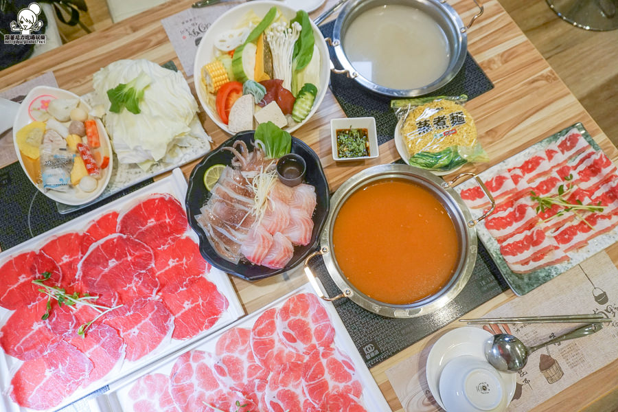 菊野日式涮涮鍋 火鍋 鍋物 高雄 美食 必吃 大盤肉 肉好多 新鮮 湯頭好