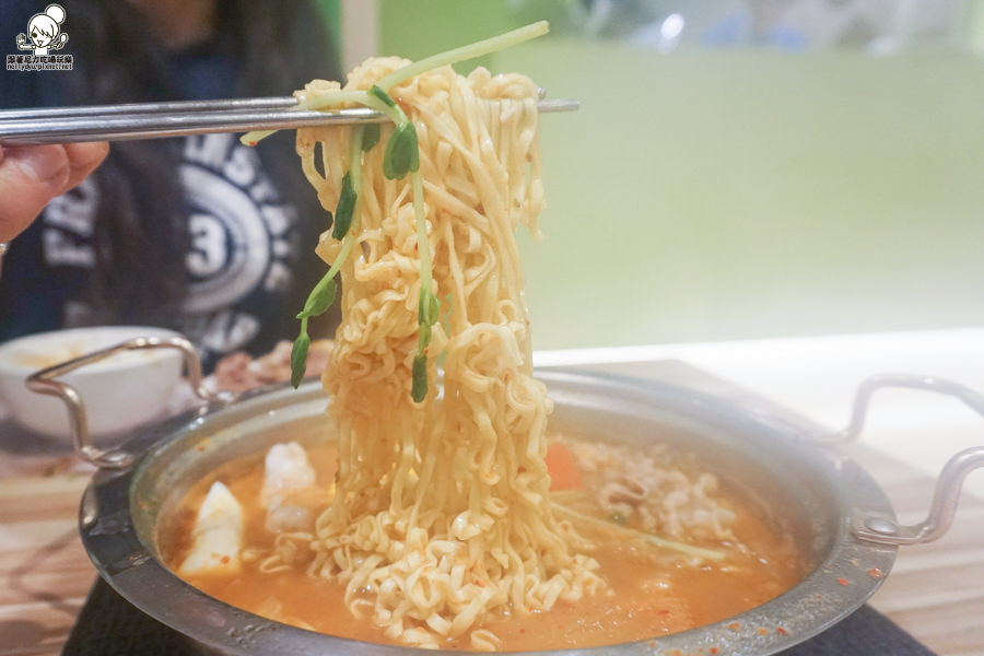 菊野日式涮涮鍋 火鍋 鍋物 高雄 美食 必吃 大盤肉 肉好多 新鮮 湯頭好