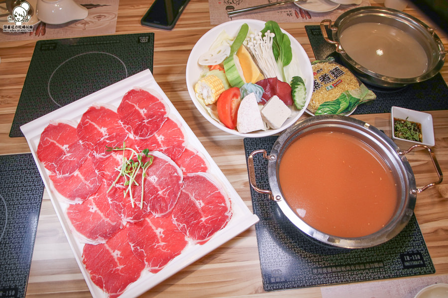 菊野日式涮涮鍋 火鍋 鍋物 高雄 美食 必吃 大盤肉 肉好多 新鮮 湯頭好