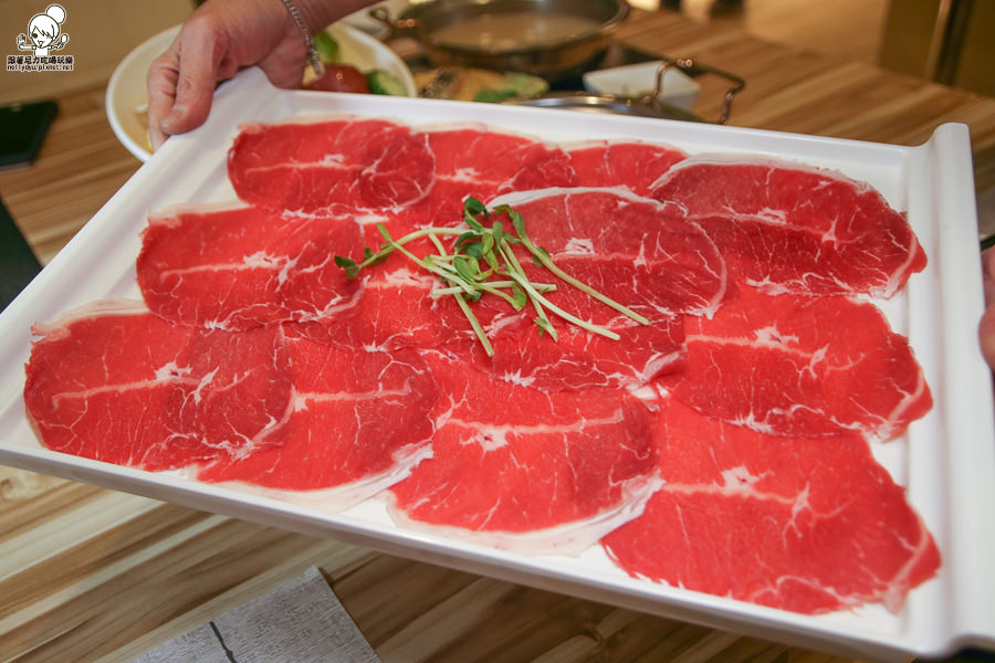 菊野日式涮涮鍋 火鍋 鍋物 高雄 美食 必吃 大盤肉 肉好多 新鮮 湯頭好