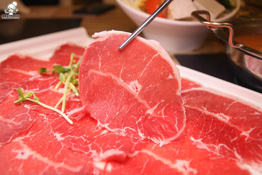 菊野日式涮涮鍋 火鍋 鍋物 高雄 美食 必吃 大盤肉 肉好多 新鮮 湯頭好