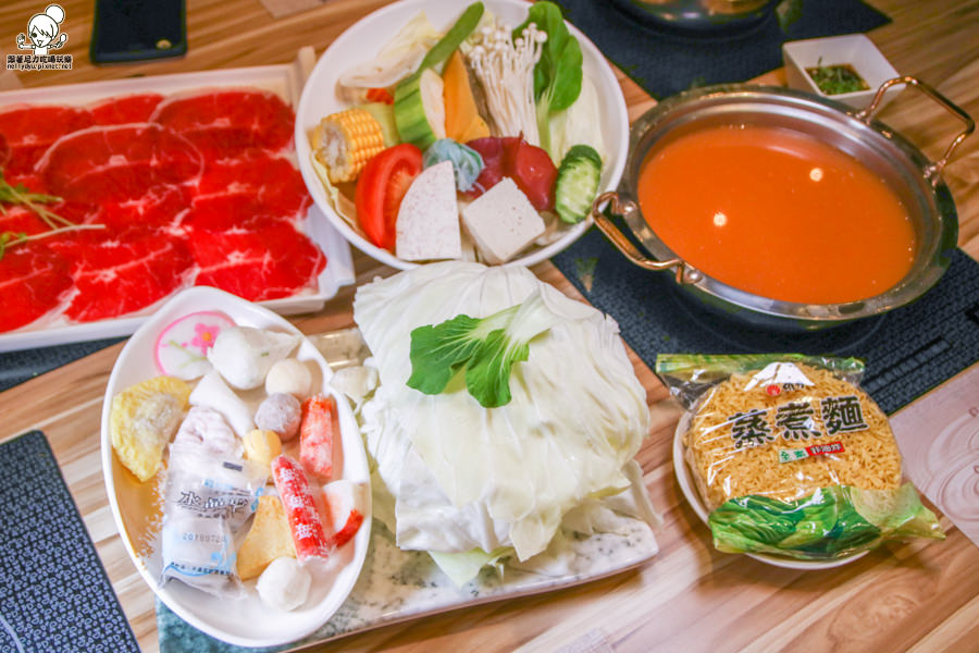 菊野日式涮涮鍋 火鍋 鍋物 高雄 美食 必吃 大盤肉 肉好多 新鮮 湯頭好