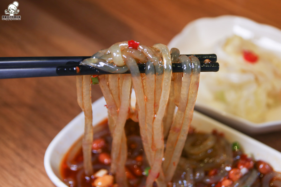 灑椒 麻辣火鍋 高雄麻辣 鍋物 鴛鴦 養生 套餐 聚餐 高雄美食