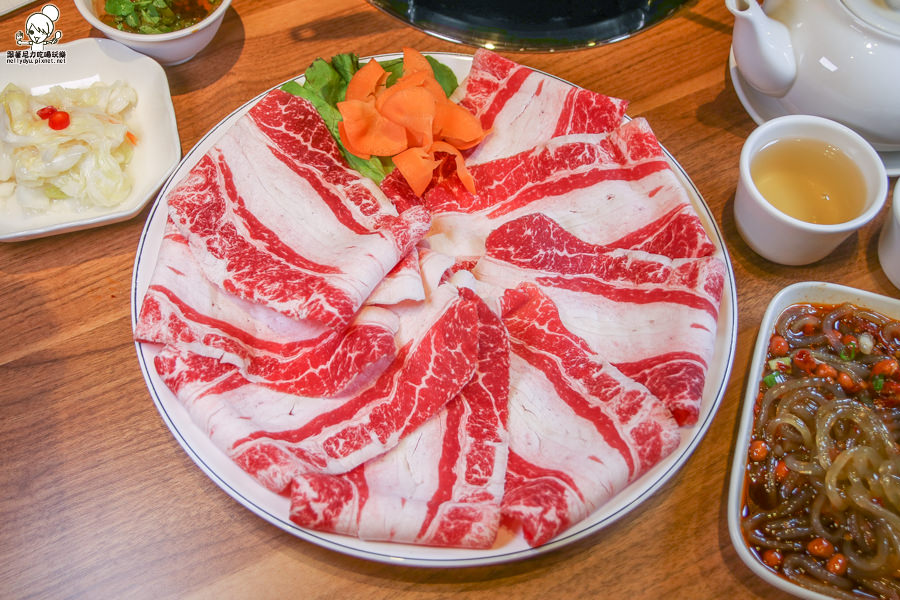 灑椒 麻辣火鍋 高雄麻辣 鍋物 鴛鴦 養生 套餐 聚餐 高雄美食