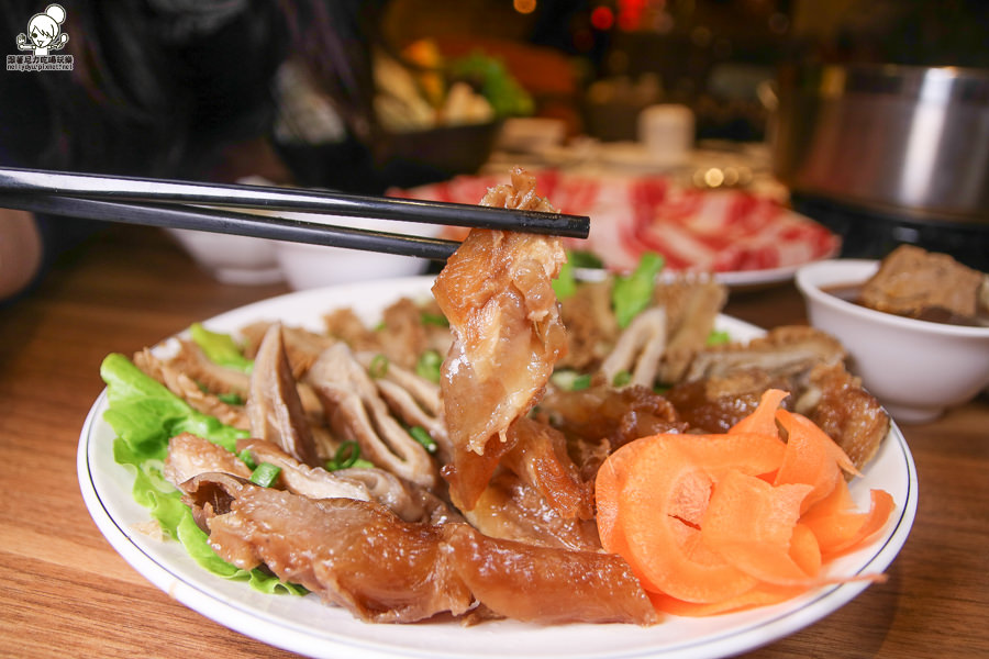 灑椒 麻辣火鍋 高雄麻辣 鍋物 鴛鴦 養生 套餐 聚餐 高雄美食