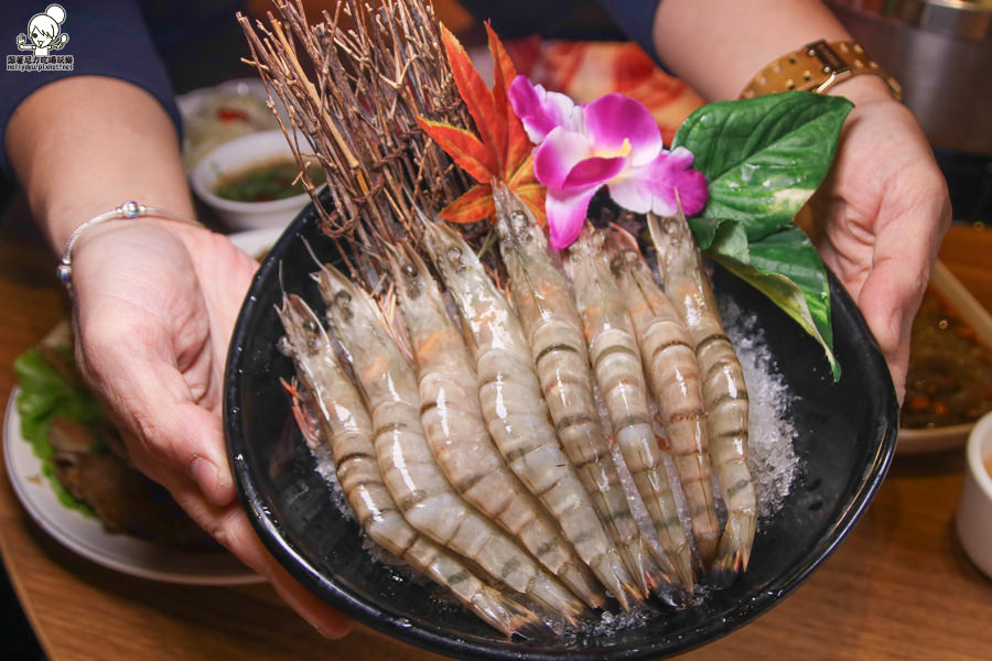 灑椒 麻辣火鍋 高雄麻辣 鍋物 鴛鴦 養生 套餐 聚餐 高雄美食