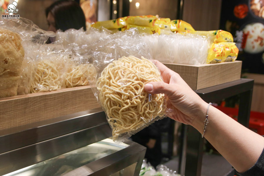 滿大碗滷味 麻辣燙 養生老火湯 炒滷味 高雄美食 新堀江美食