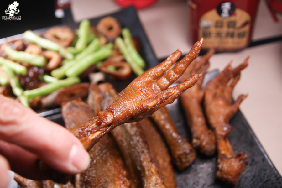 滿大碗滷味 麻辣燙 養生老火湯 炒滷味 高雄美食 新堀江美食