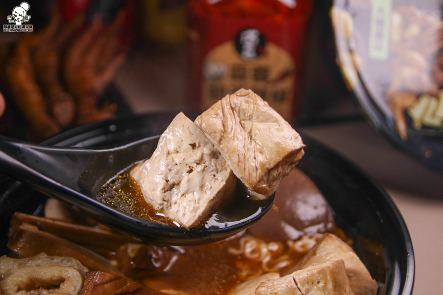 滿大碗滷味 麻辣燙 養生老火湯 炒滷味 高雄美食 新堀江美食