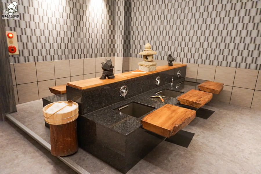 市區按摩 腳底按摩 指壓 油壓 休閒 高雄按摩 平價按摩