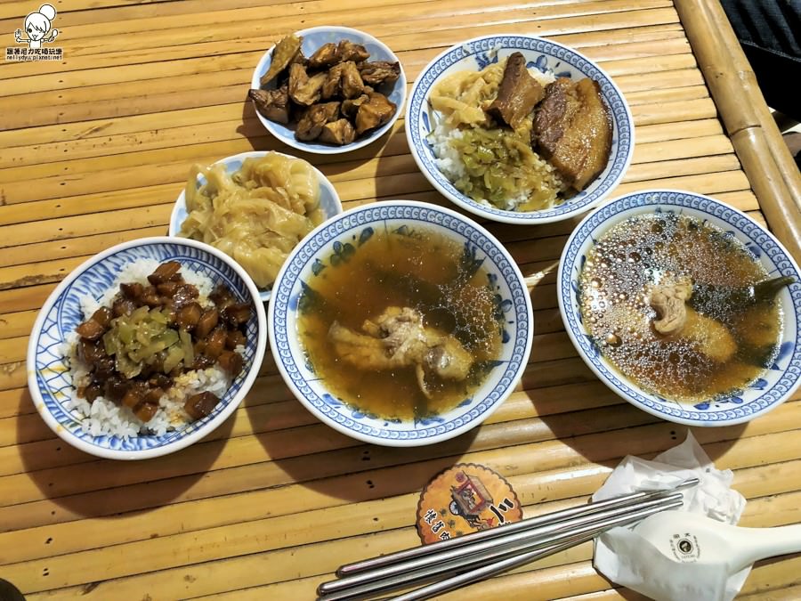 高雄肉燥飯 小吃 美食小吃 高雄必吃 人氣 懷舊肉燥飯