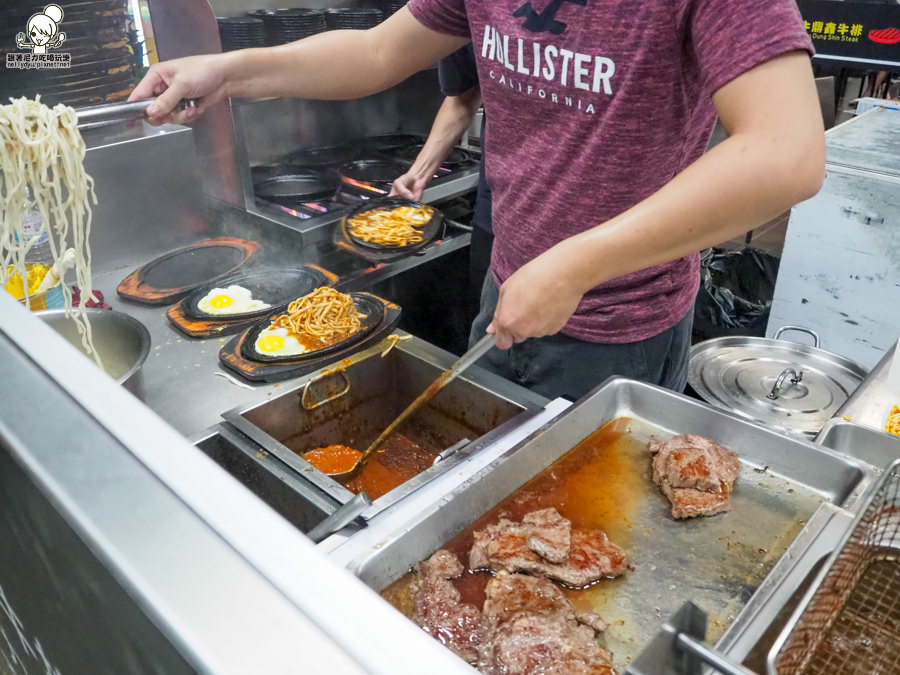 高雄平價牛排 鐵板牛排 好吃牛排 厚切 高雄美食