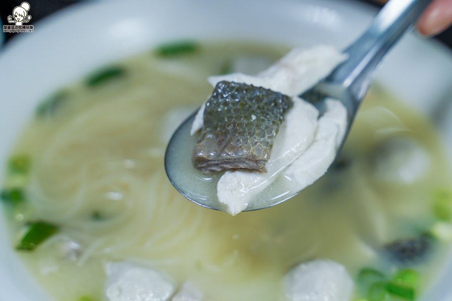 高雄美食 鳳山美食 衛武營 老爺美食館 純手工 香茅 獨家 特色 全台獨創