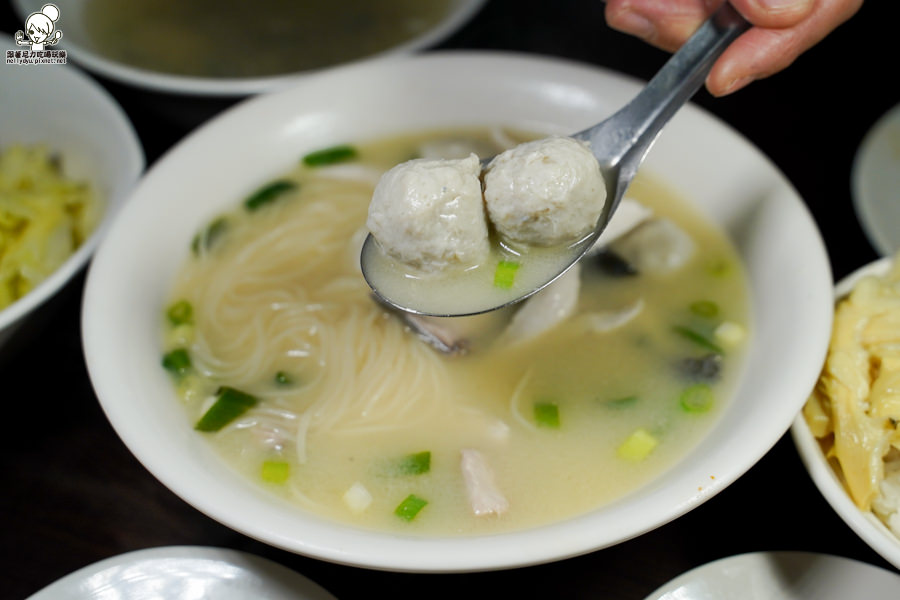 高雄美食 鳳山美食 衛武營 老爺美食館 純手工 香茅 獨家 特色 全台獨創