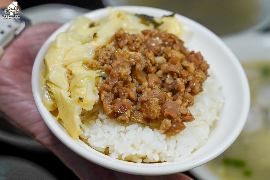 高雄美食 鳳山美食 衛武營 老爺美食館 純手工 香茅 獨家 特色 全台獨創