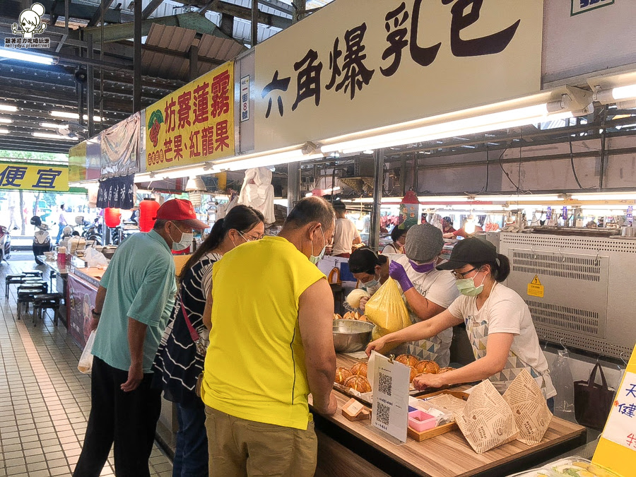 六角爆乳包 必吃 韓國爆乳包 麵包 黃昏市場 排隊美食