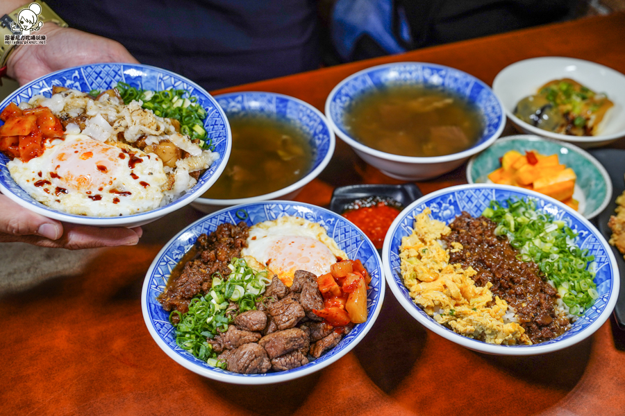 高雄美食 牛肉燥 牛B飯 骰子牛 古早味 肉燥 好吃 宵夜 