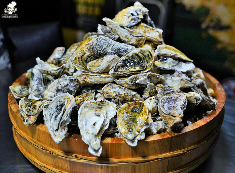 高雄聚餐 燒烤 燒烤殿 生蠔 青蚵 生魚片 燒烤 美食 高雄美食