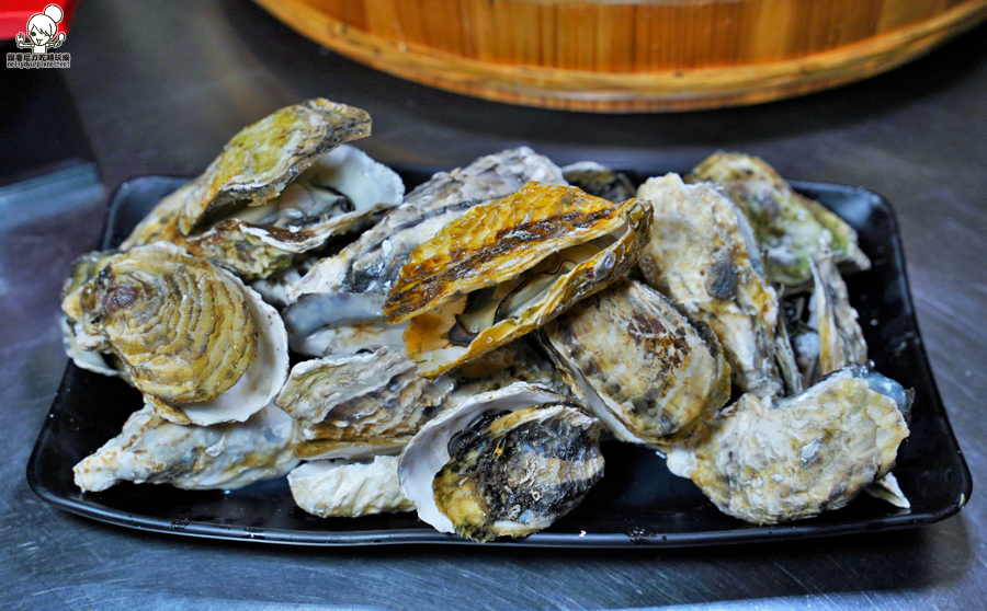 高雄聚餐 燒烤 燒烤殿 生蠔 青蚵 生魚片 燒烤 美食 高雄美食