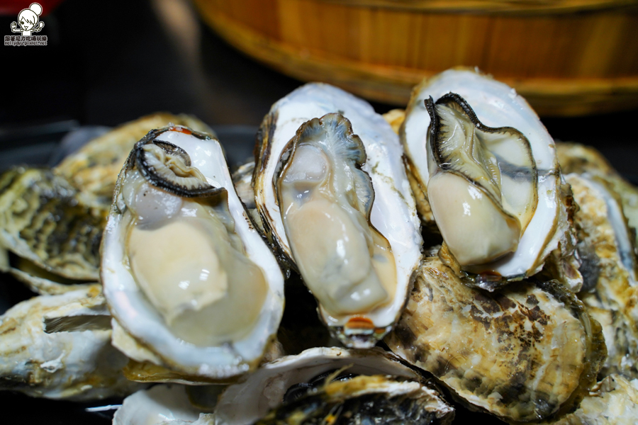 高雄聚餐 燒烤 燒烤殿 生蠔 青蚵 生魚片 燒烤 美食 高雄美食