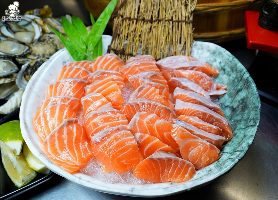 高雄聚餐 燒烤 燒烤殿 生蠔 青蚵 生魚片 燒烤 美食 高雄美食