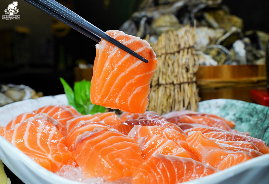 高雄聚餐 燒烤 燒烤殿 生蠔 青蚵 生魚片 燒烤 美食 高雄美食