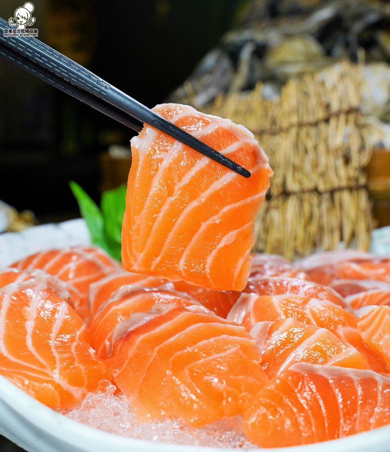 高雄聚餐 燒烤 燒烤殿 生蠔 青蚵 生魚片 燒烤 美食 高雄美食