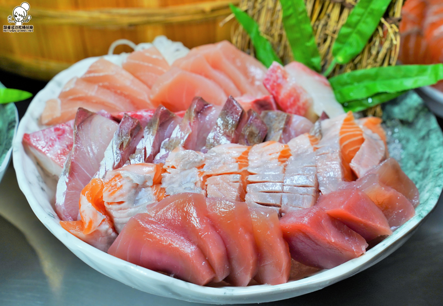 高雄聚餐 燒烤 燒烤殿 生蠔 青蚵 生魚片 燒烤 美食 高雄美食